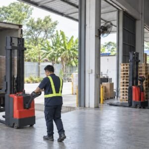 stacker-forklift